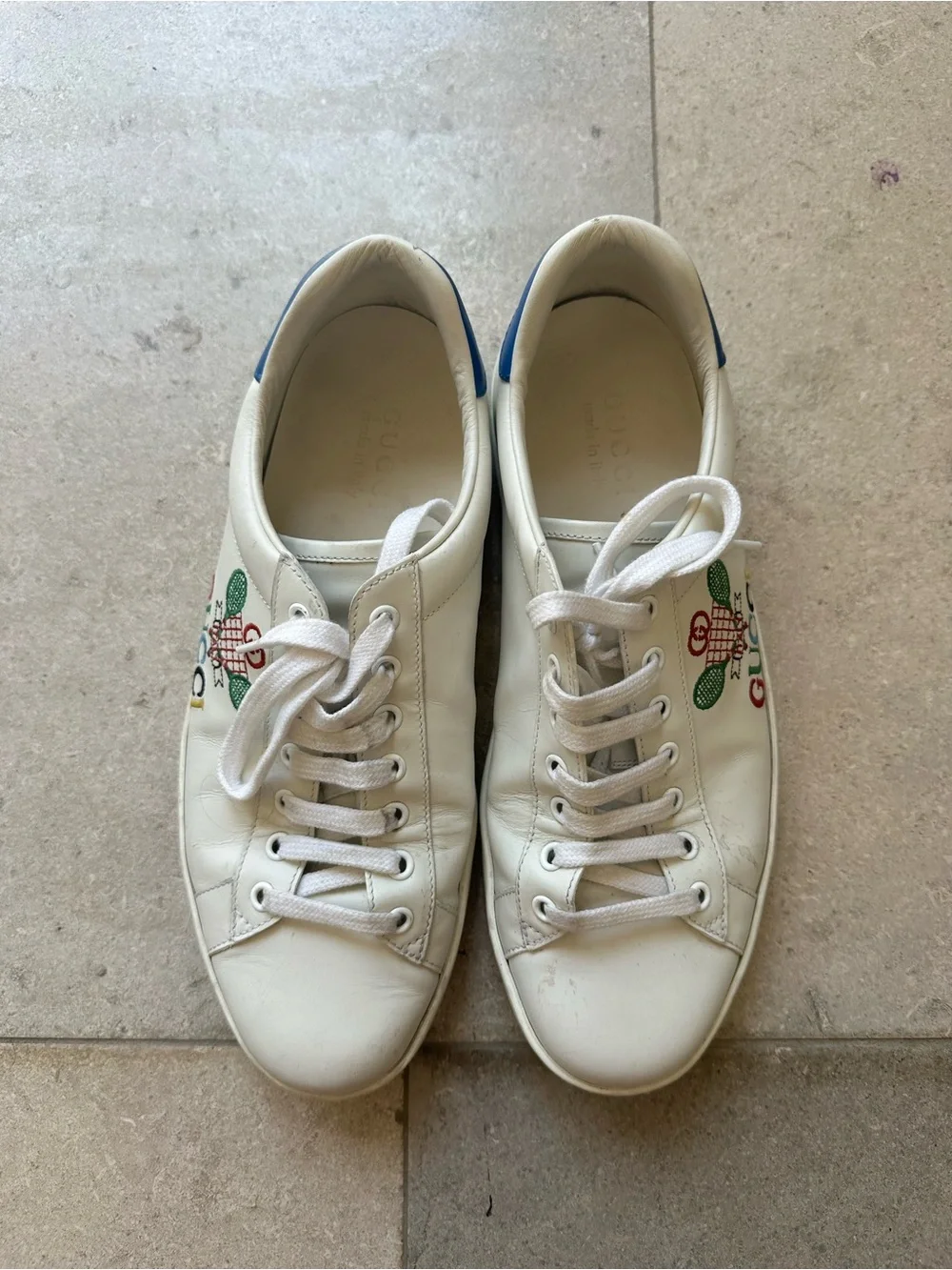 Gucci White Leather Low-Top Sneakers with Blue Heel and Embroidered Bee